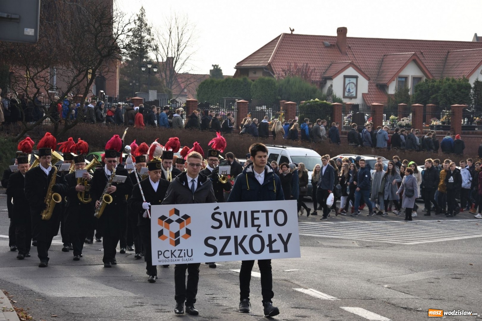 Zdjęcie w galerii na portalu naszwodzislaw.com: Idą w przyszłość z echem tradycji wiadomości z regionu