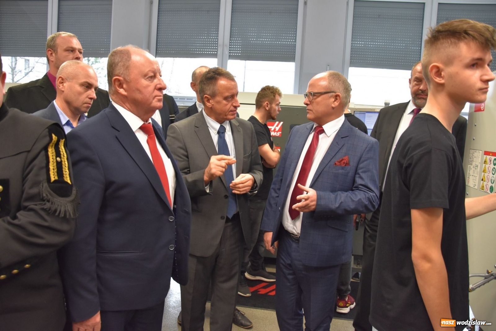 Zdjęcie w galerii na portalu naszwodzislaw.com: Idą w przyszłość z echem tradycji wiadomości z regionu
