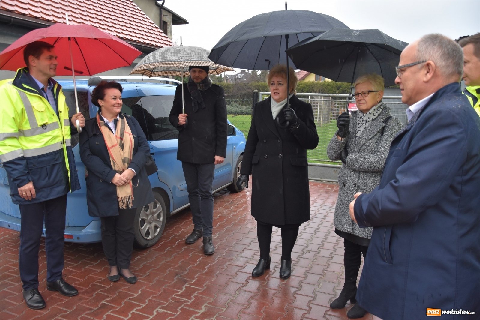 Zdjęcie w galerii na portalu naszwodzislaw.com: Rymera w Radlinie po końcowym odbiorze wiadomości z regionu