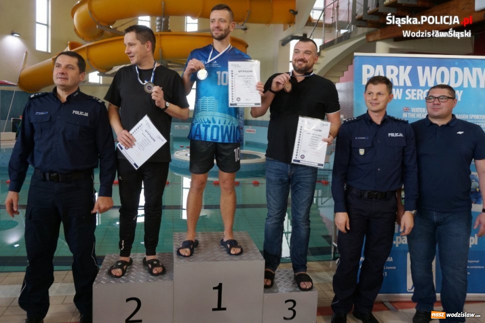 Zdjęcie w galerii na portalu naszwodzislaw.com: Wodzisławska komenda ma swoich mistrzów w pływaniu wiadomości z regionu