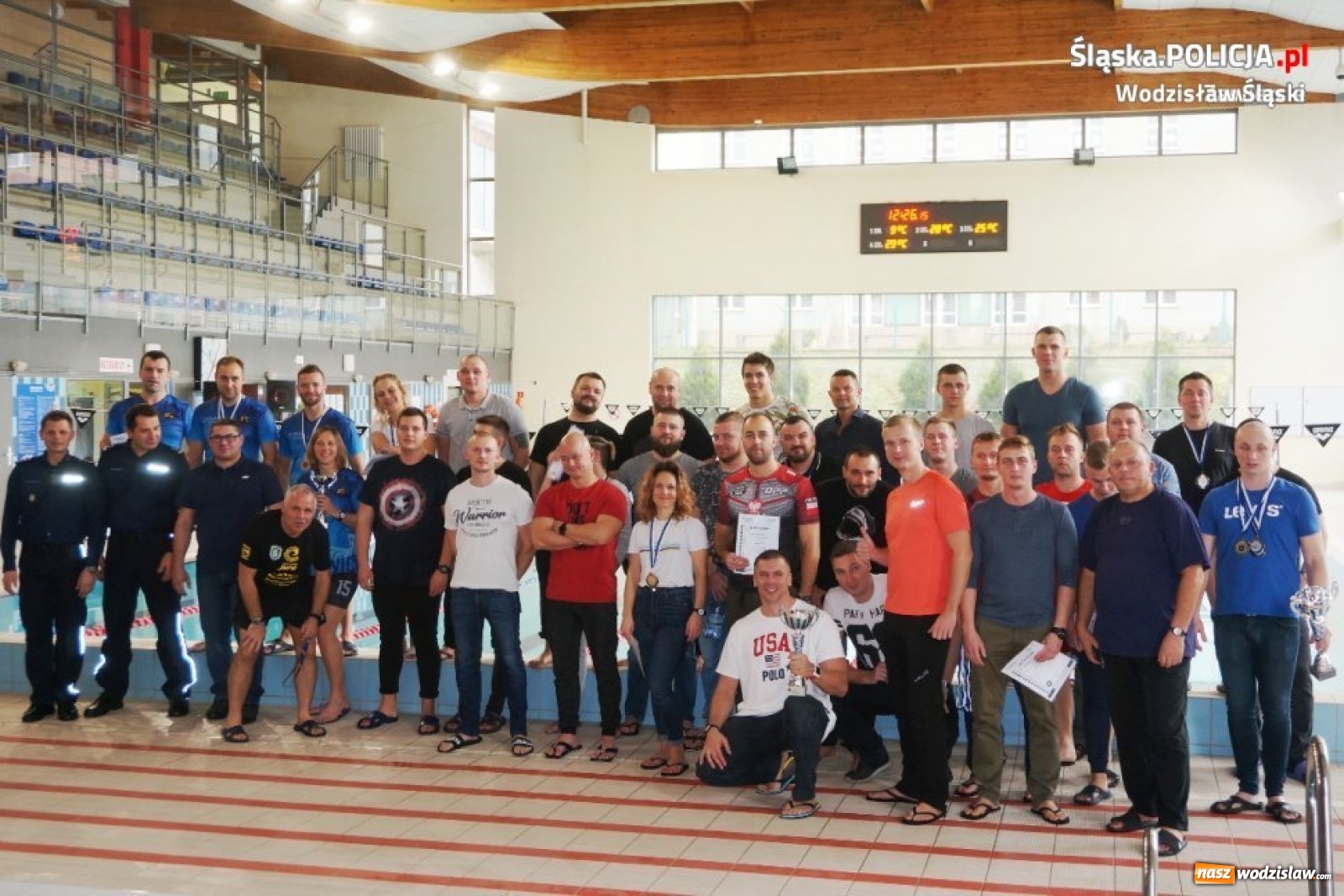 Zdjęcie w galerii na portalu naszwodzislaw.com: Wodzisławska komenda ma swoich mistrzów w pływaniu wiadomości z regionu