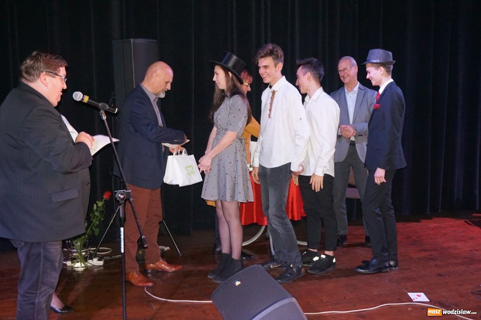 Zdjęcie w galerii na portalu naszwodzislaw.com: XII Powiatowy Konkurs Piosenki Obcojęzycznej Cantemus rozstrzygnięty wiadomości z regionu