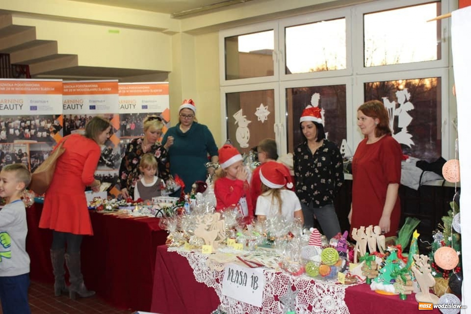 Zdjęcie w galerii na portalu naszwodzislaw.com: Charytatywny kiermasz świąteczny dla małej Igi wiadomości z regionu
