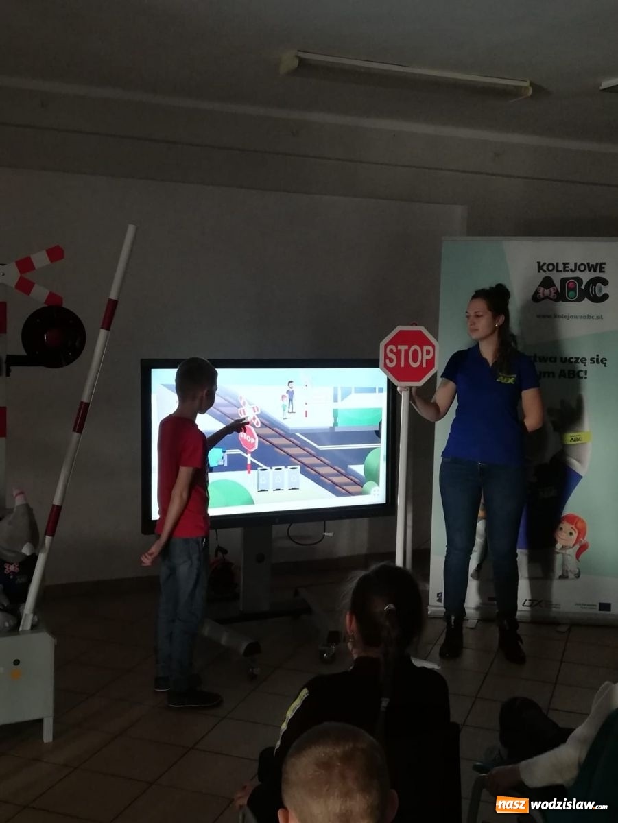 Zdjęcie w galerii na portalu naszwodzislaw.com: Kolejowe ABC, czyli o bezpieczeństwie na torach wiadomości z regionu