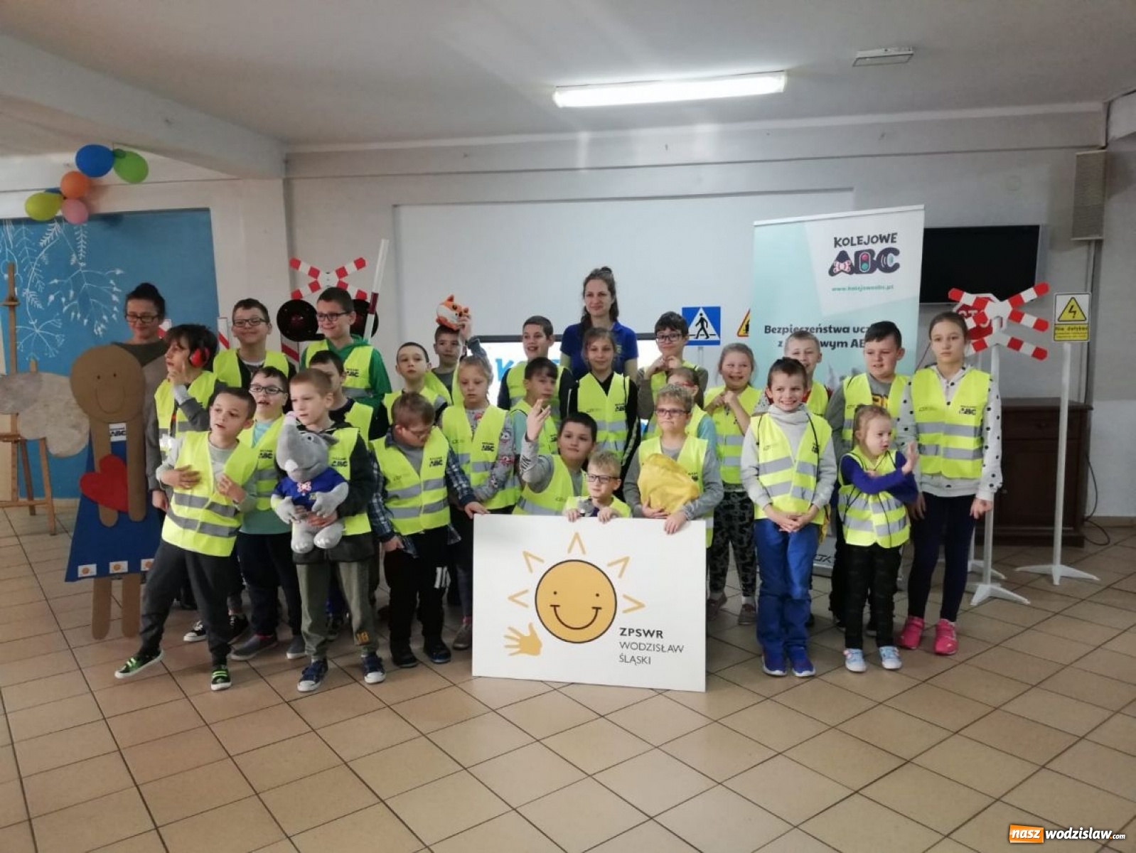 Zdjęcie w galerii na portalu naszwodzislaw.com: Kolejowe ABC, czyli o bezpieczeństwie na torach wiadomości z regionu