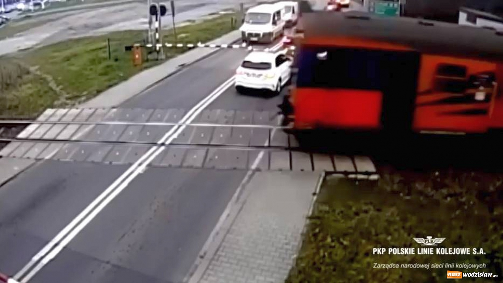 Zdjęcie w galerii na portalu naszwodzislaw.com: Ku przestrodze. O włos od tragedii na Kopernika  wiadomości z regionu