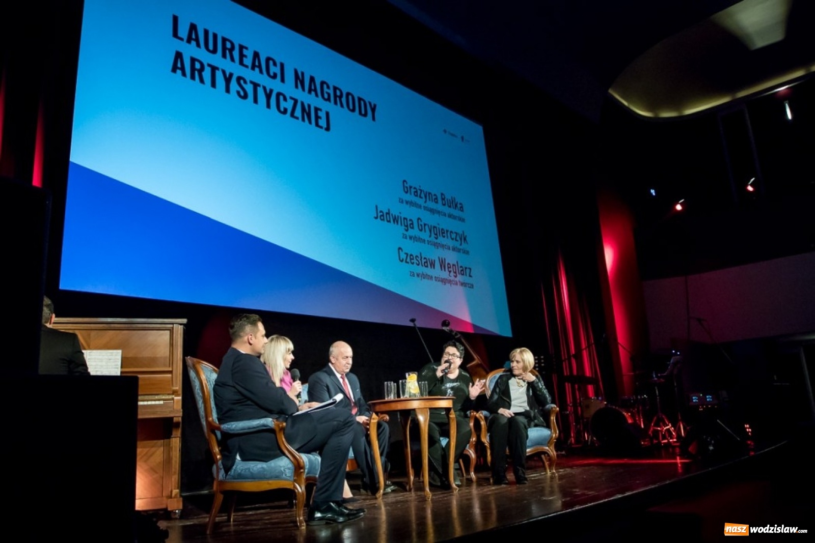 Zdjęcie w galerii na portalu naszwodzislaw.com: Wanda Bukowska z prestiżową nagrodą wiadomości z regionu