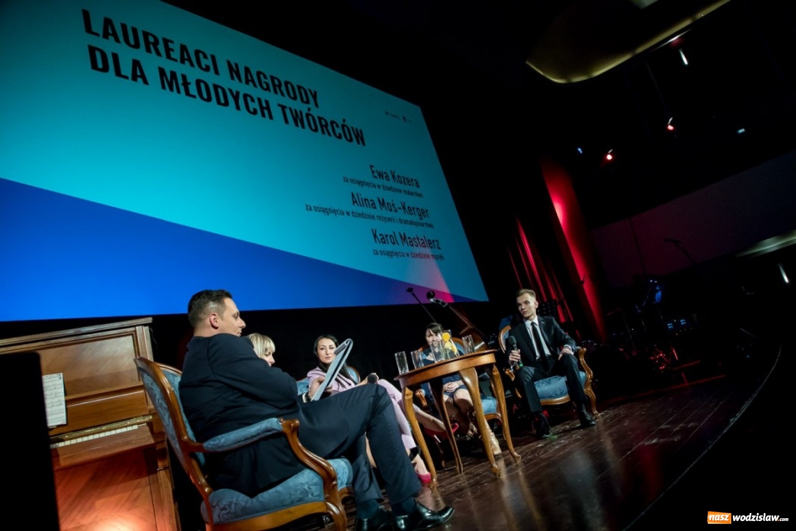 Zdjęcie w galerii na portalu naszwodzislaw.com: Wanda Bukowska z prestiżową nagrodą wiadomości z regionu