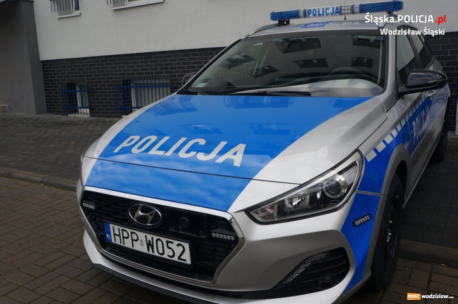 Zdjęcie w galerii na portalu naszwodzislaw.com: Wodzisławska policja ma nowy radiowóz wiadomości z regionu