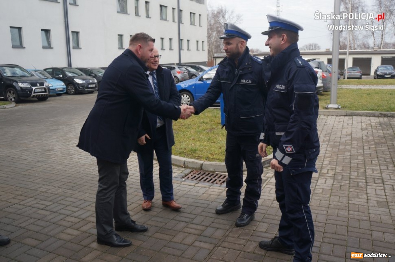 Zdjęcie w galerii na portalu naszwodzislaw.com: Wodzisławska policja ma nowy radiowóz wiadomości z regionu