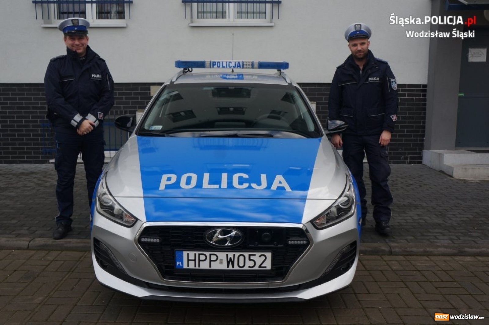 Zdjęcie w galerii na portalu naszwodzislaw.com: Wodzisławska policja ma nowy radiowóz wiadomości z regionu
