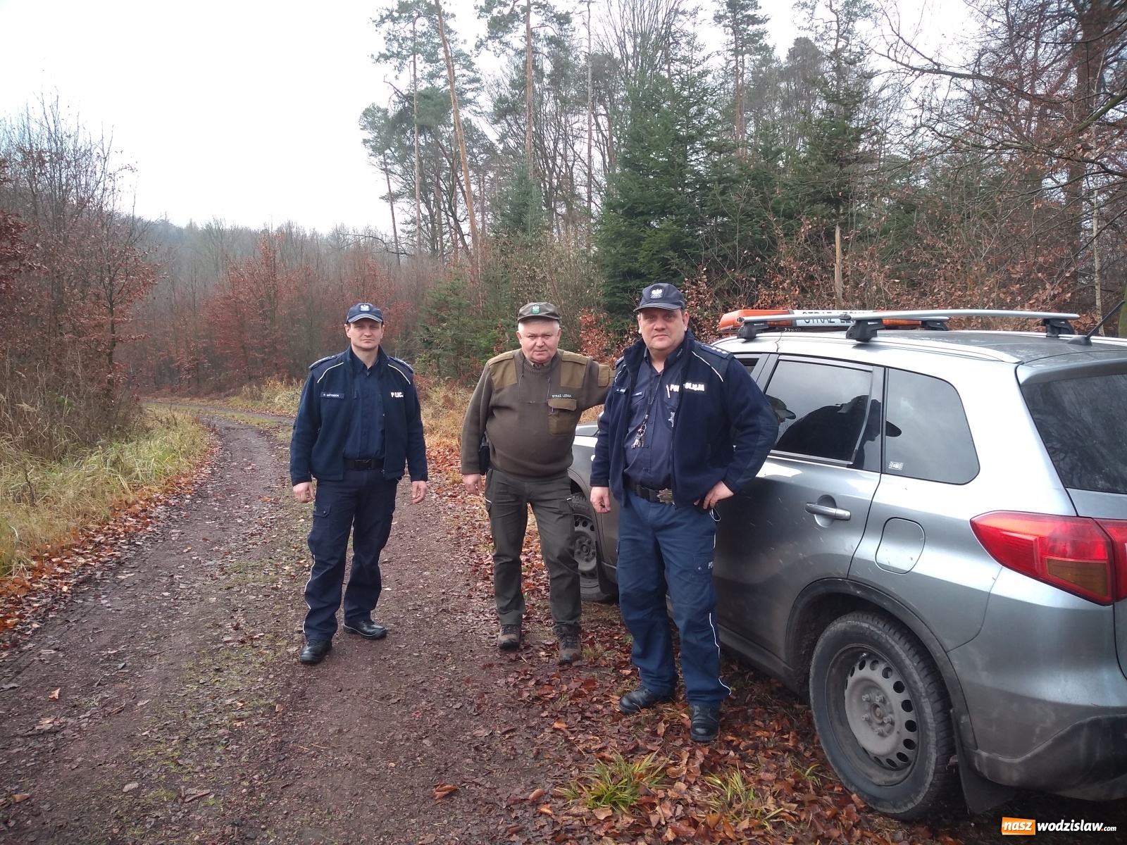 Zdjęcie w galerii na portalu naszwodzislaw.com: Wspólne patrole policji i straży leśnej wiadomości z regionu