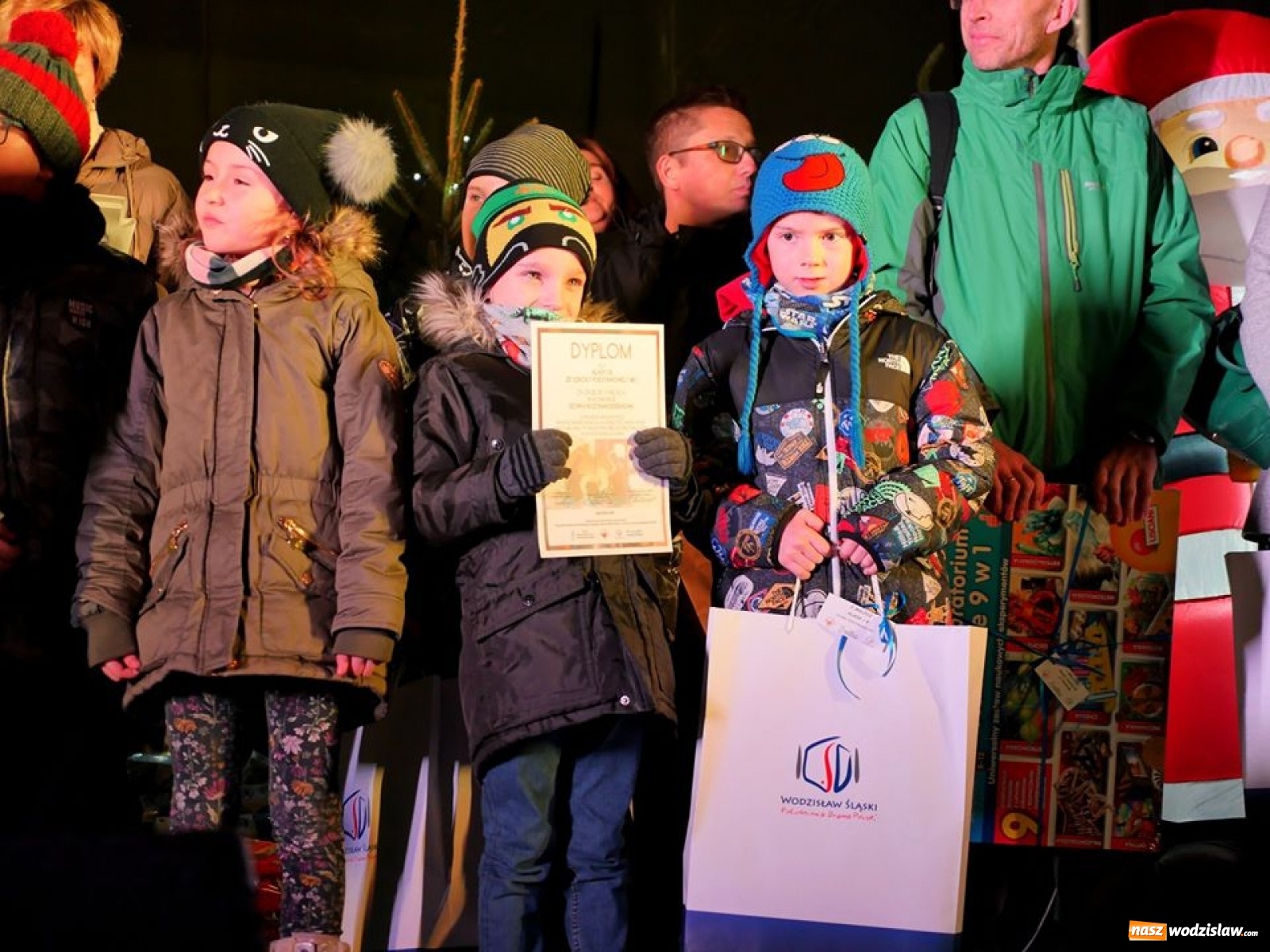 Zdjęcie w galerii na portalu naszwodzislaw.com: Znamy zwycięzców konkursu na najpiękniejszą szopkę wiadomości z regionu