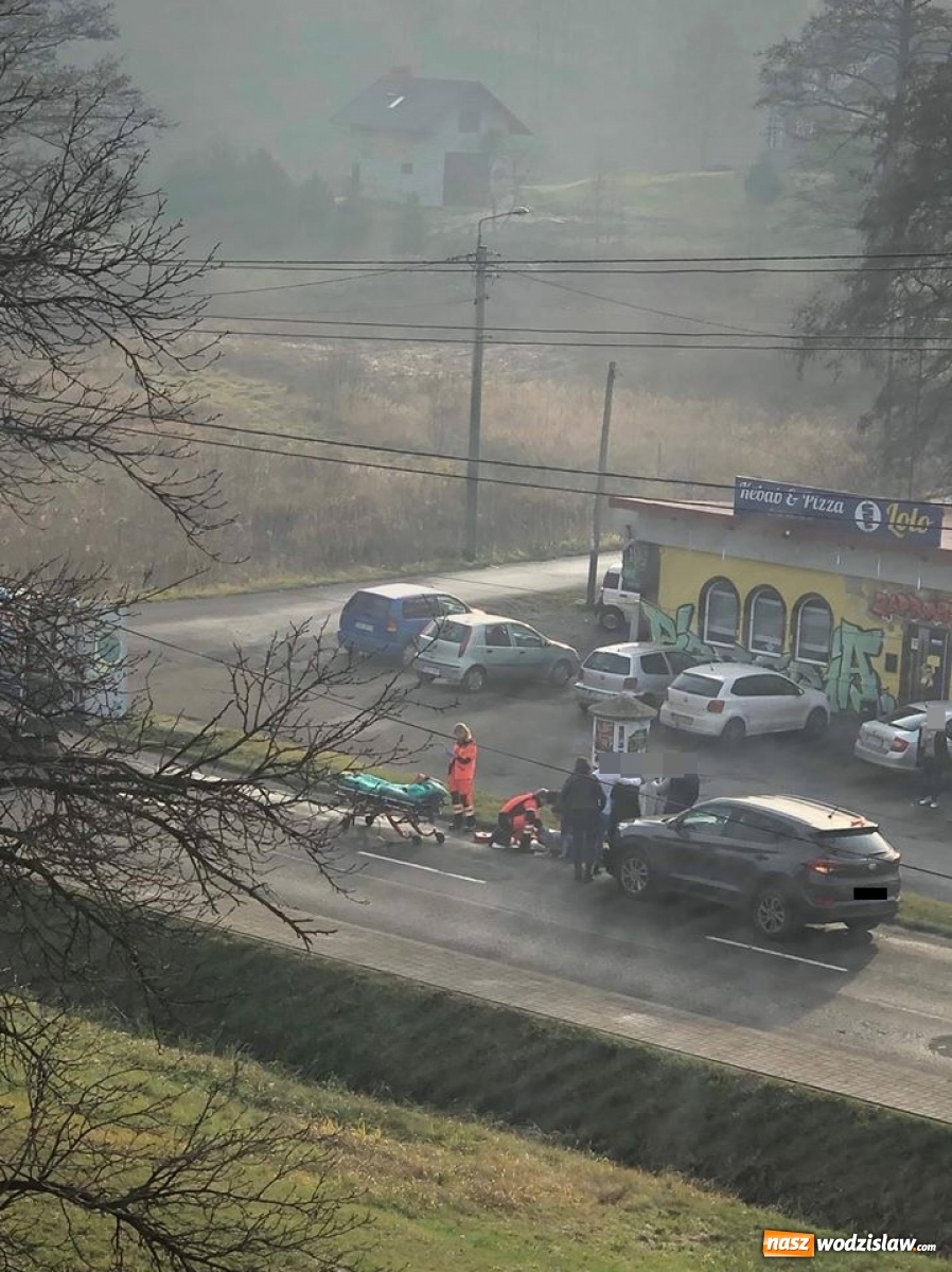 Zdjęcie w galerii na portalu naszwodzislaw.com: Połomia. 8-latek wbiegł wprost pod samochód wiadomości z regionu