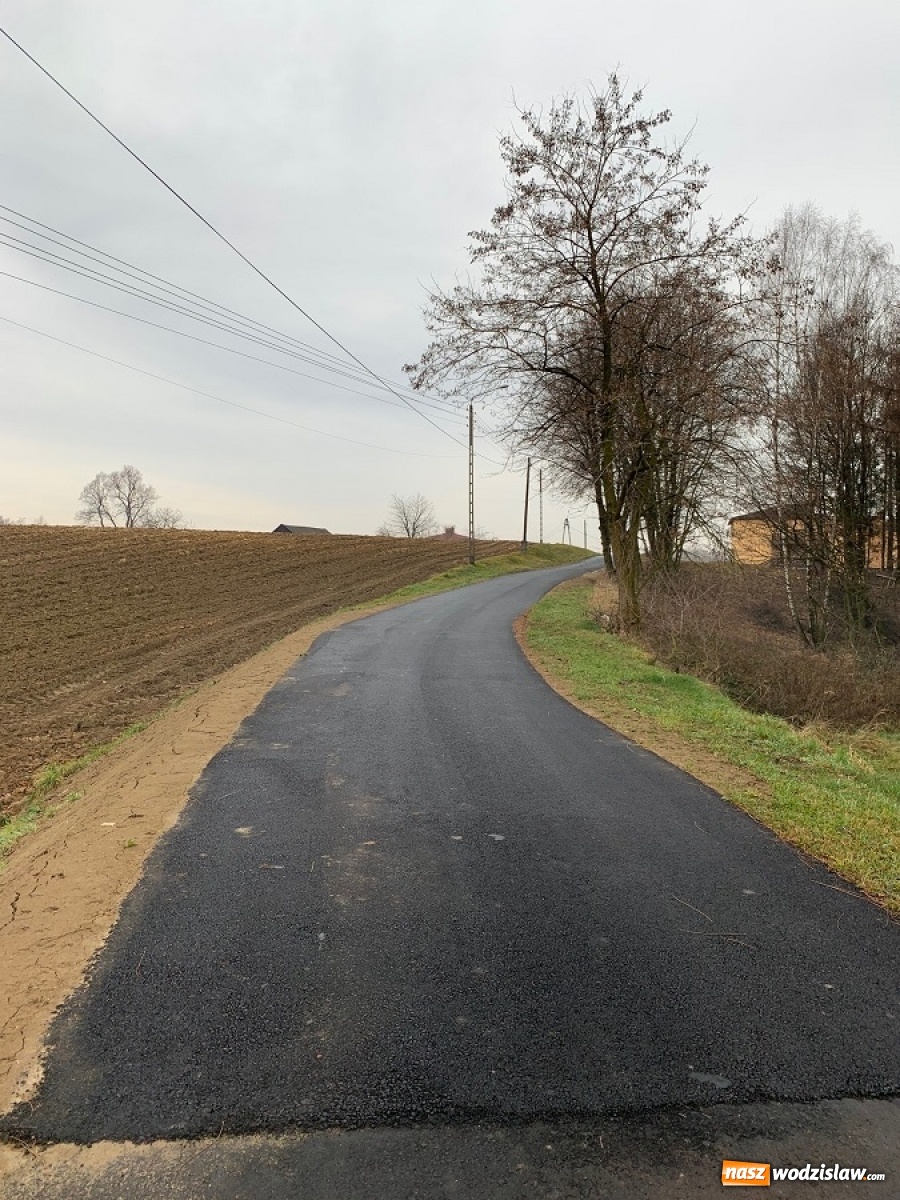 Zdjęcie w galerii na portalu naszwodzislaw.com: Kolejne drogi w gminie doczekały się nowej nawierzchni wiadomości z regionu