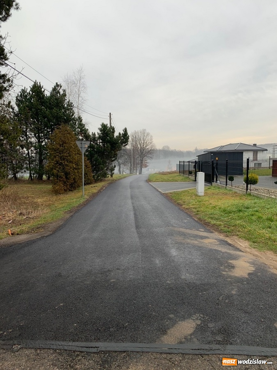 Zdjęcie w galerii na portalu naszwodzislaw.com: Kolejne drogi w gminie doczekały się nowej nawierzchni wiadomości z regionu