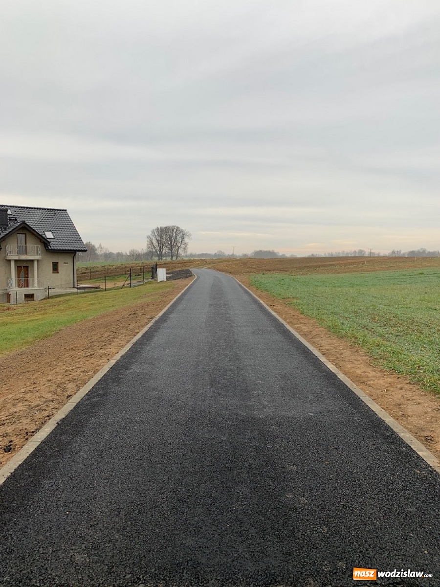 Zdjęcie w galerii na portalu naszwodzislaw.com: Kolejne drogi w gminie doczekały się nowej nawierzchni wiadomości z regionu