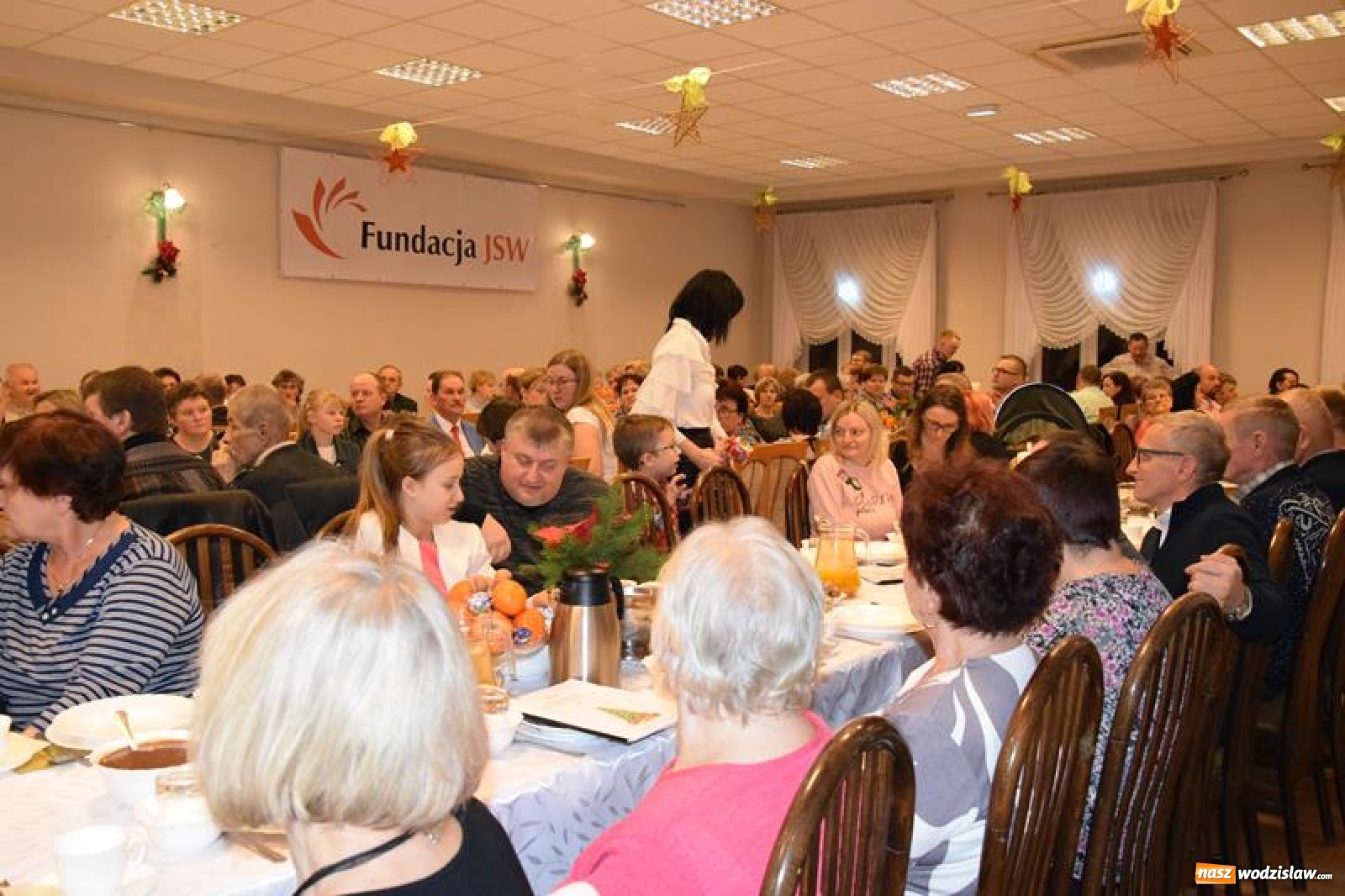 Zdjęcie w galerii na portalu naszwodzislaw.com: Mszana. Spotkanie opłatkowe dla samotnych i niepełnosprawnych za nami wiadomości z regionu