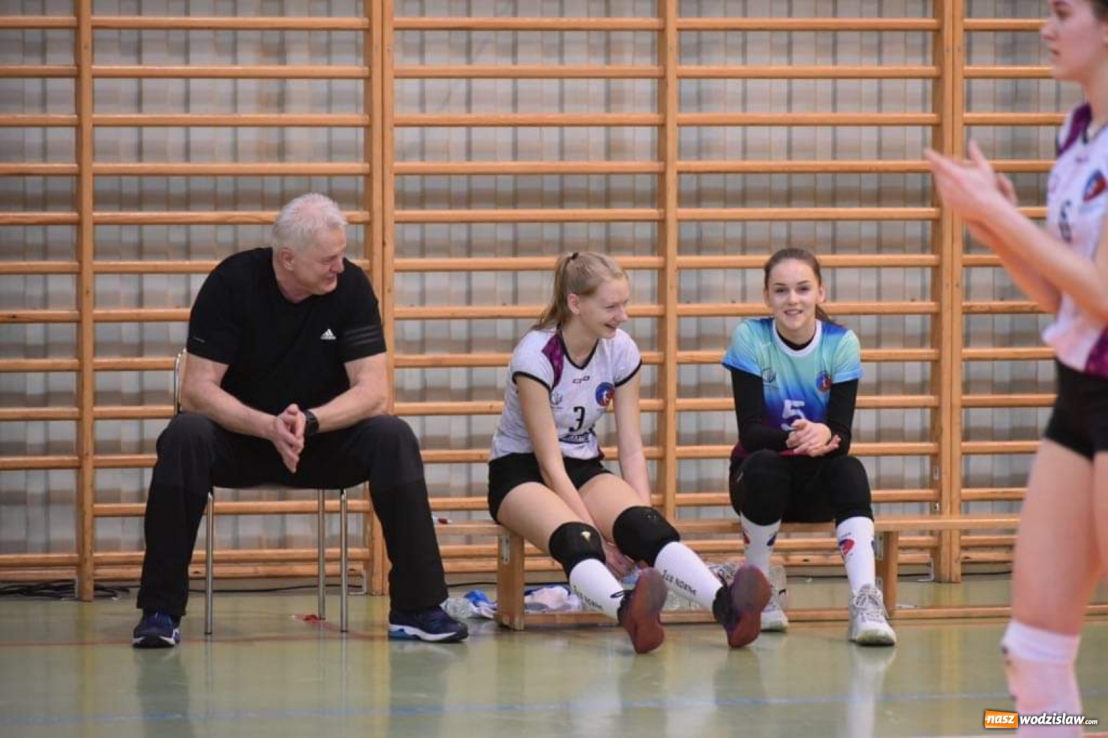 Zdjęcie w galerii na portalu naszwodzislaw.com: Siatkarki wodzisławskiej Zorzy z Pucharem Prezydenta wiadomości z regionu
