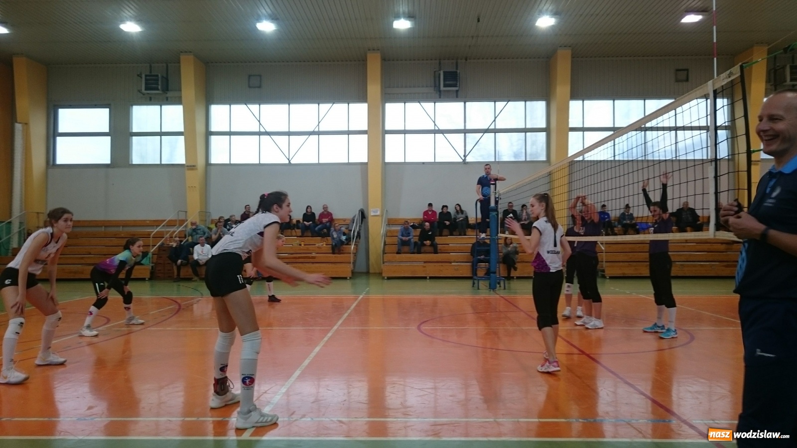 Zdjęcie w galerii na portalu naszwodzislaw.com: Siatkarki wodzisławskiej Zorzy z Pucharem Prezydenta wiadomości z regionu