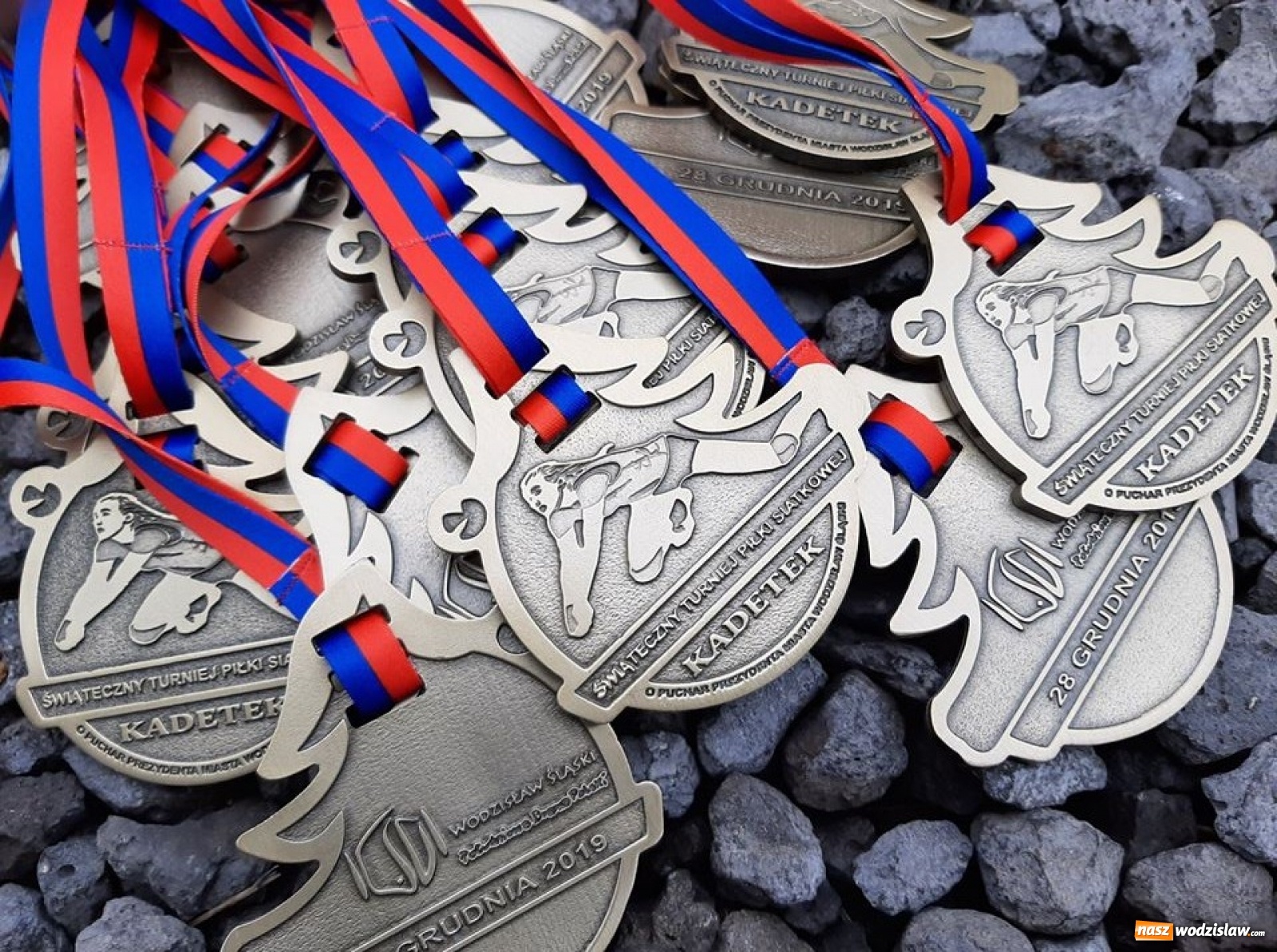 Zdjęcie w galerii na portalu naszwodzislaw.com: Siatkarki wodzisławskiej Zorzy z Pucharem Prezydenta wiadomości z regionu