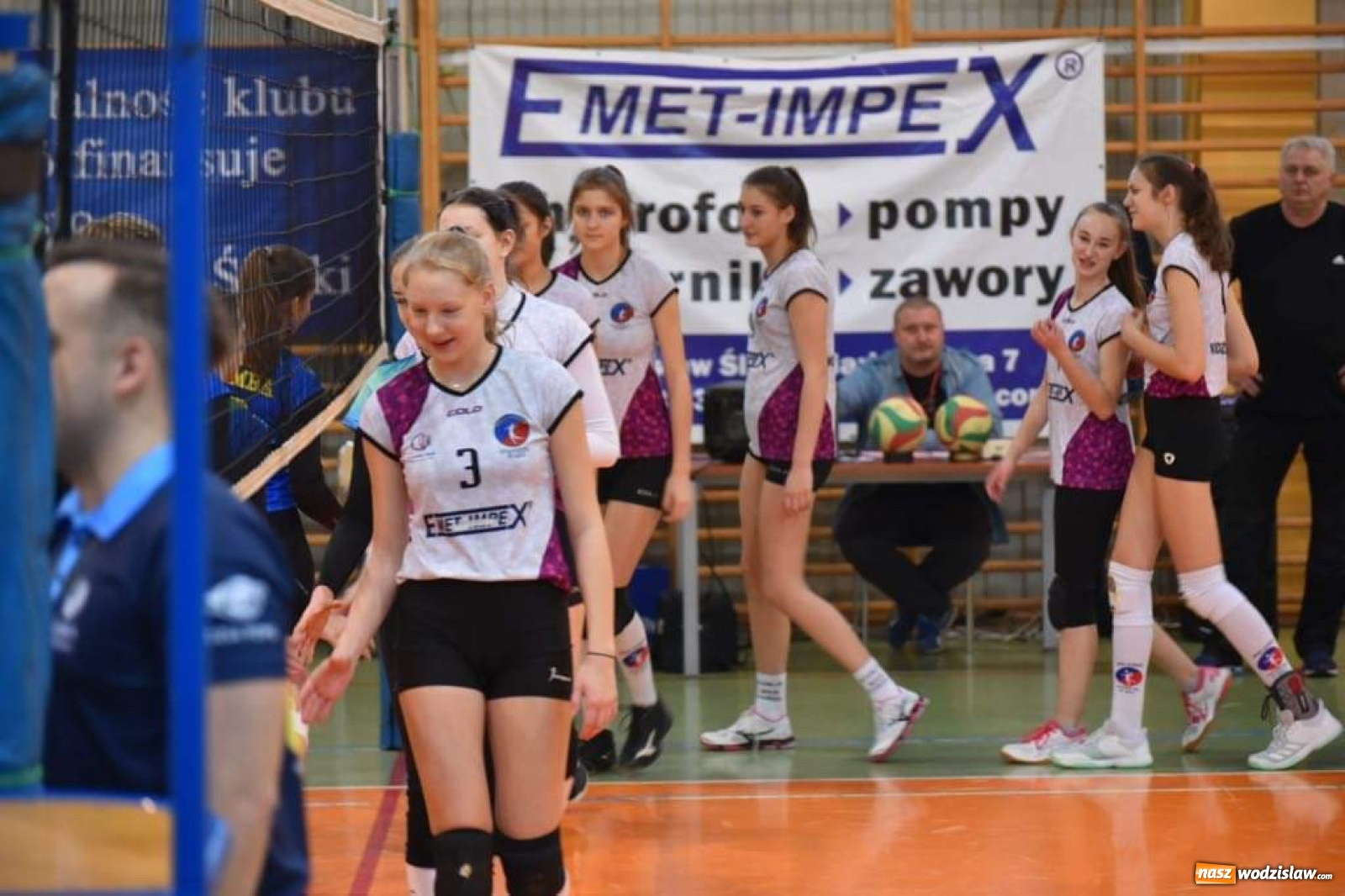 Zdjęcie w galerii na portalu naszwodzislaw.com: Siatkarki wodzisławskiej Zorzy z Pucharem Prezydenta wiadomości z regionu