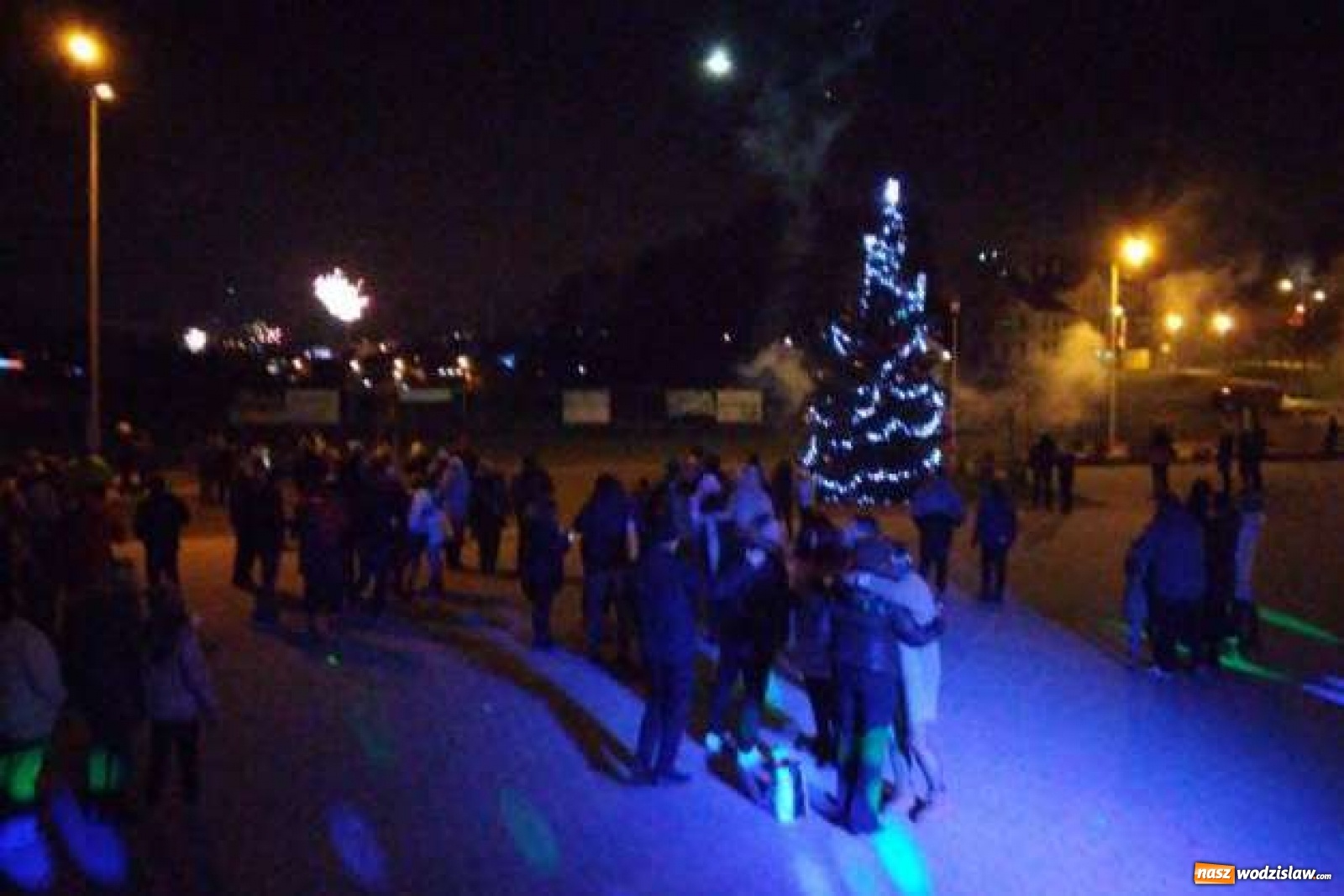 Zdjęcie w galerii na portalu naszwodzislaw.com: Gmina Mszana powitała Nowy Rok pod chmurką wiadomości z regionu