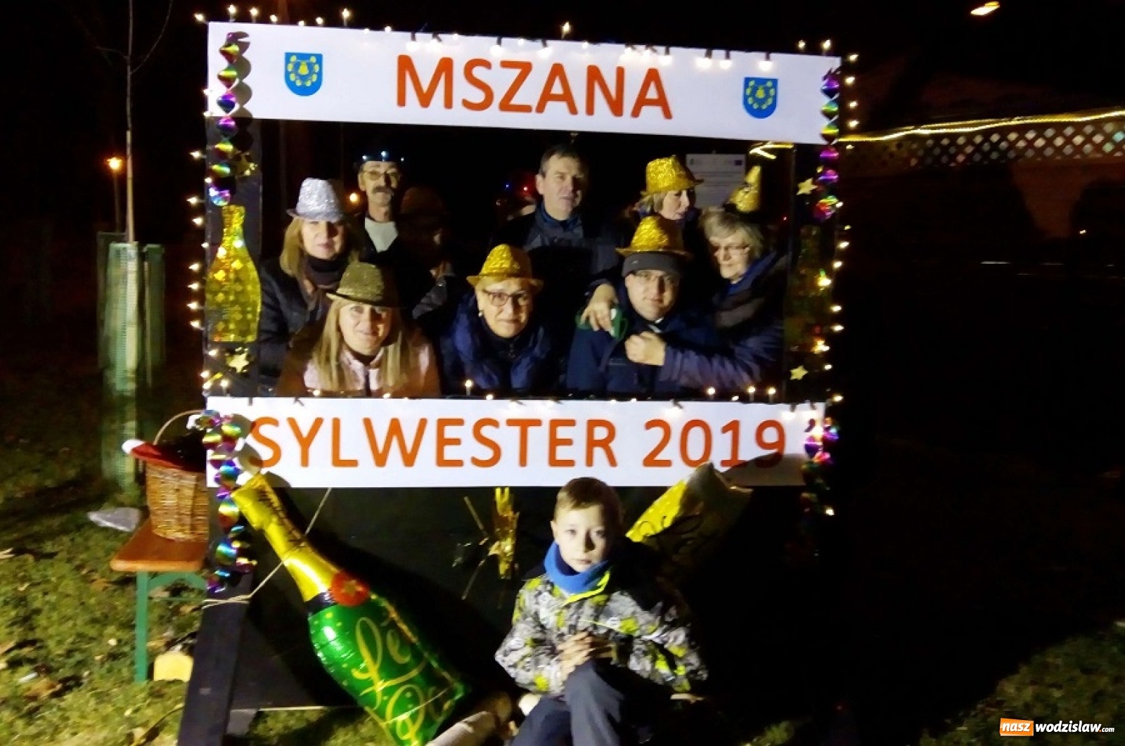 Zdjęcie w galerii na portalu naszwodzislaw.com: Gmina Mszana powitała Nowy Rok pod chmurką wiadomości z regionu