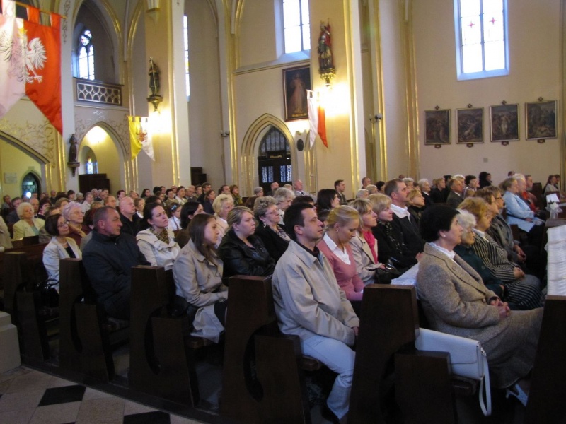 Zdjęcie w galerii na portalu naszwodzislaw.com: Wieczór papieski w Wodzisławiu wiadomości z regionu