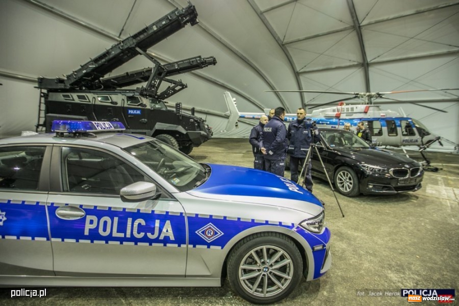 Zdjęcie w galerii na portalu naszwodzislaw.com: Polska policja chwali się nowoczesnym sprzętem [FOTO i WIDEO] wiadomości z regionu