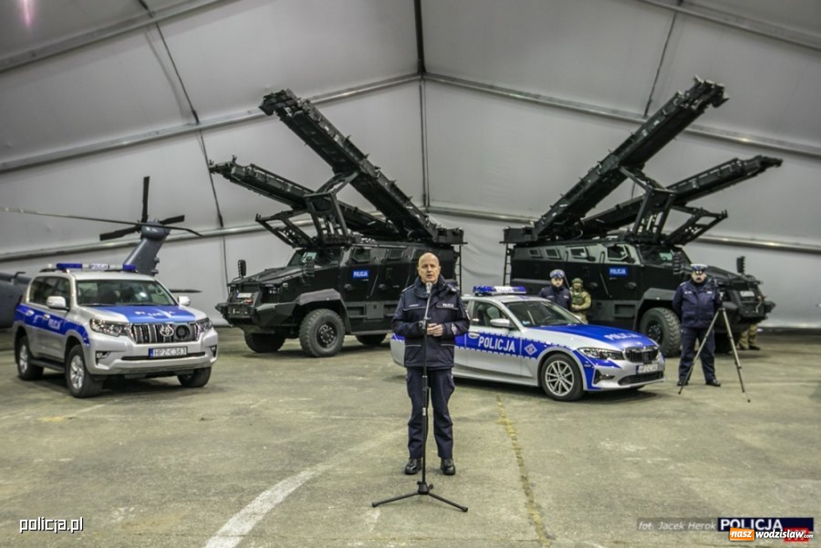 Zdjęcie w galerii na portalu naszwodzislaw.com: Polska policja chwali się nowoczesnym sprzętem [FOTO i WIDEO] wiadomości z regionu