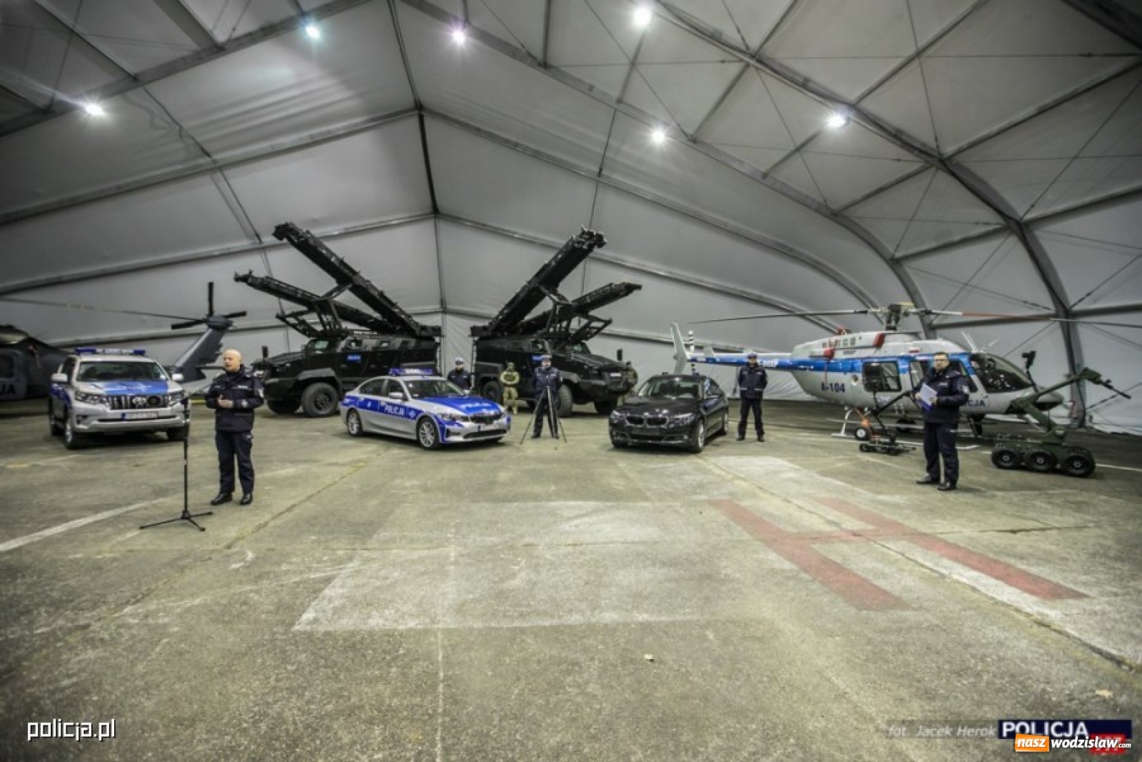 Zdjęcie w galerii na portalu naszwodzislaw.com: Polska policja chwali się nowoczesnym sprzętem [FOTO i WIDEO] wiadomości z regionu