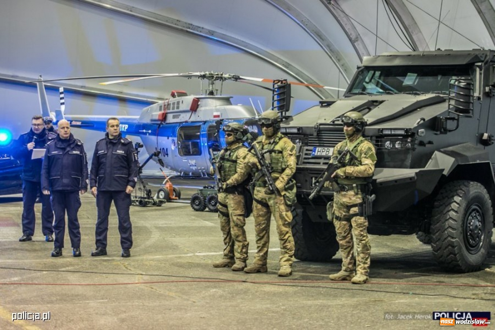 Zdjęcie w galerii na portalu naszwodzislaw.com: Polska policja chwali się nowoczesnym sprzętem [FOTO i WIDEO] wiadomości z regionu