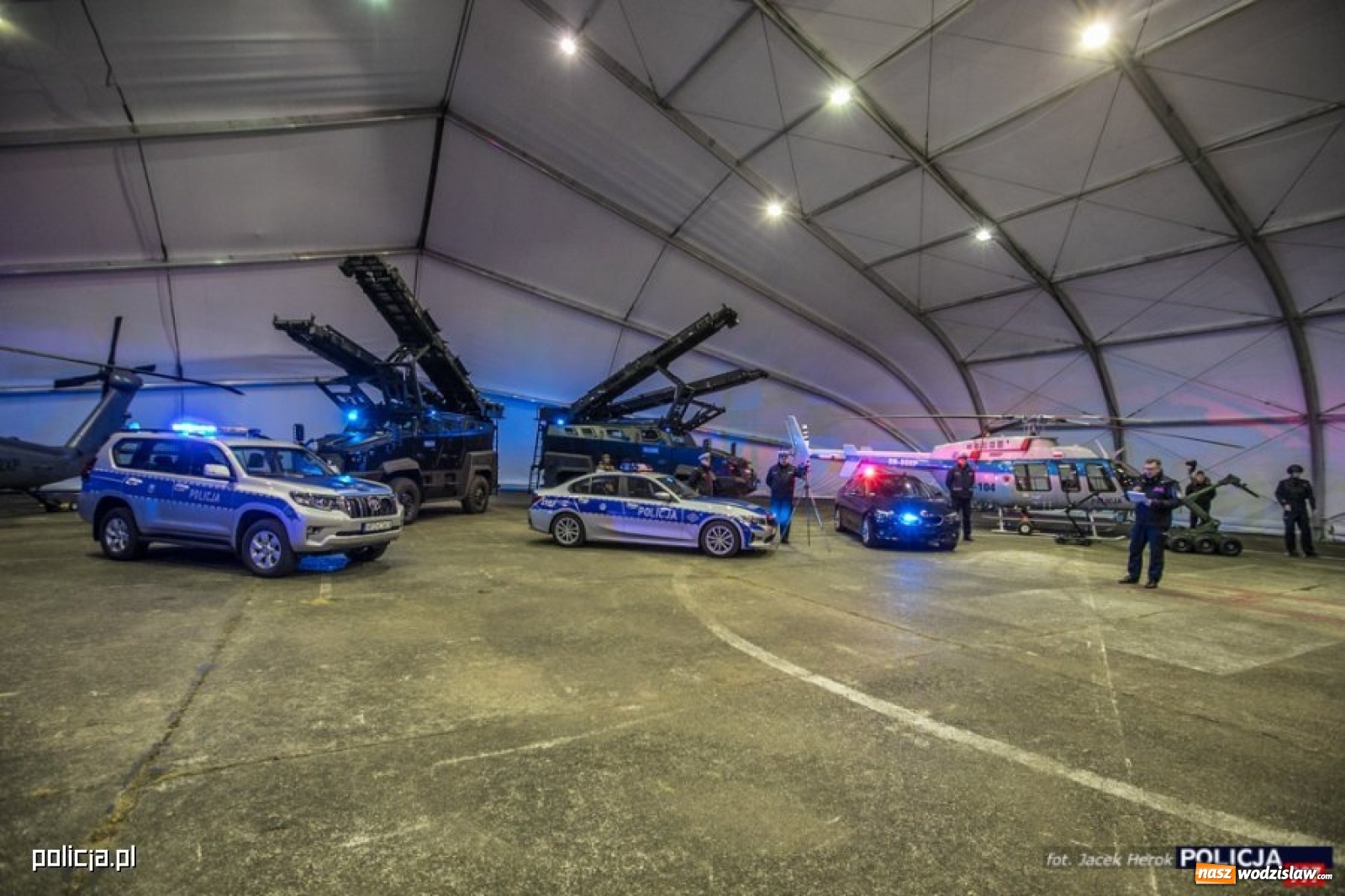 Zdjęcie w galerii na portalu naszwodzislaw.com: Polska policja chwali się nowoczesnym sprzętem [FOTO i WIDEO] wiadomości z regionu