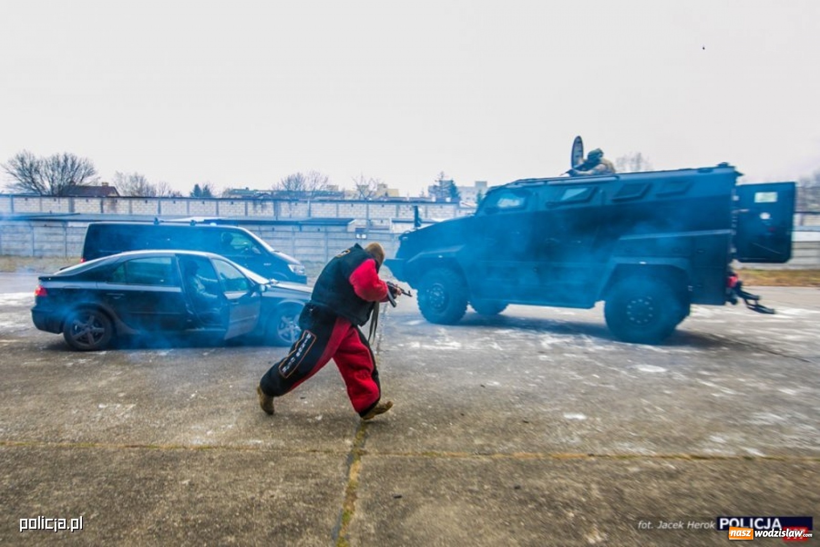 Zdjęcie w galerii na portalu naszwodzislaw.com: Polska policja chwali się nowoczesnym sprzętem [FOTO i WIDEO] wiadomości z regionu