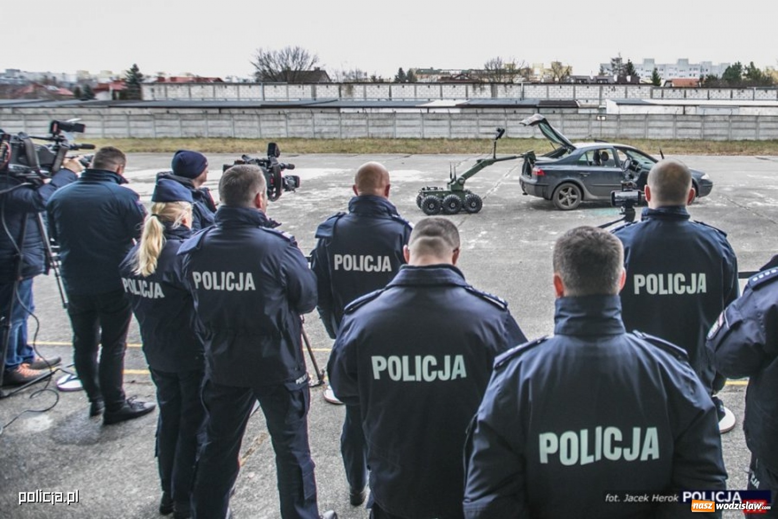 Zdjęcie w galerii na portalu naszwodzislaw.com: Polska policja chwali się nowoczesnym sprzętem [FOTO i WIDEO] wiadomości z regionu