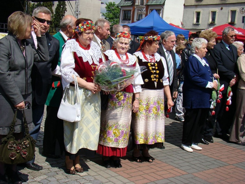 Zdjęcie w galerii na portalu naszwodzislaw.com: Flaga Polski i laska skautowska wiadomości z regionu