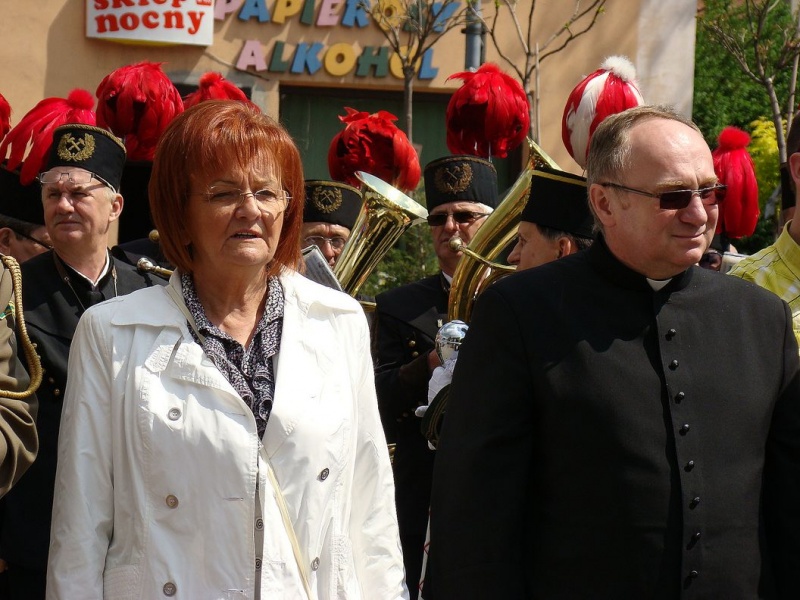 Zdjęcie w galerii na portalu naszwodzislaw.com: Flaga Polski i laska skautowska wiadomości z regionu