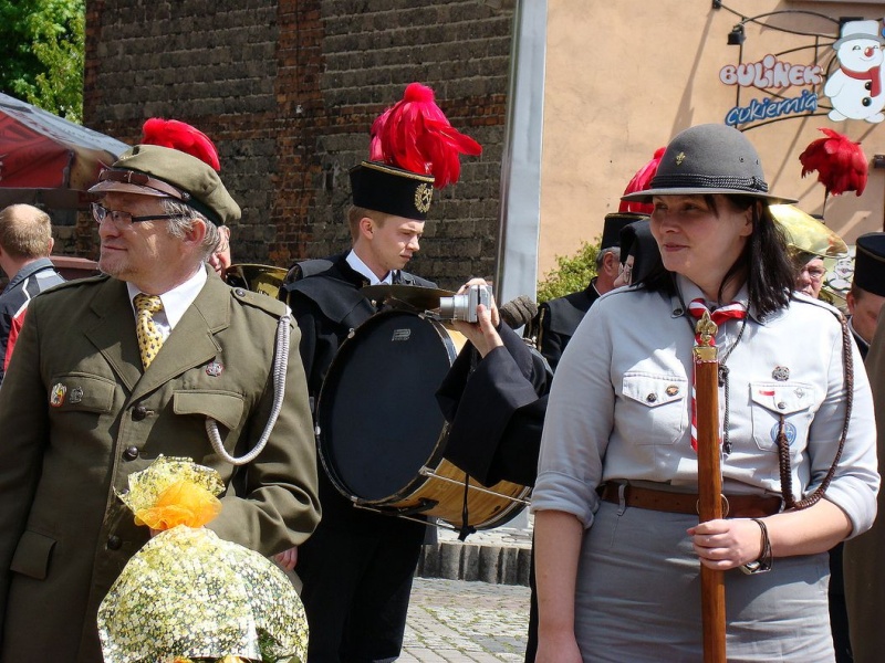 Zdjęcie w galerii na portalu naszwodzislaw.com: Flaga Polski i laska skautowska wiadomości z regionu