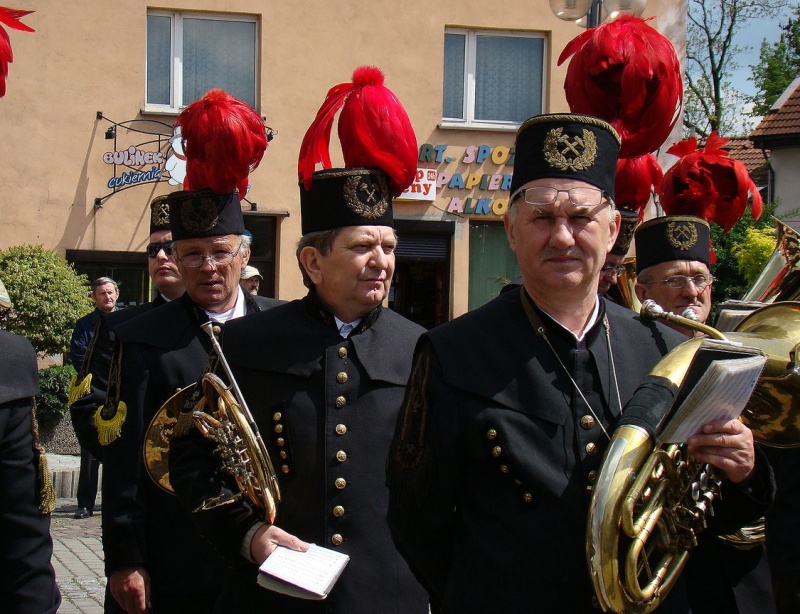 Zdjęcie w galerii na portalu naszwodzislaw.com: Flaga Polski i laska skautowska wiadomości z regionu