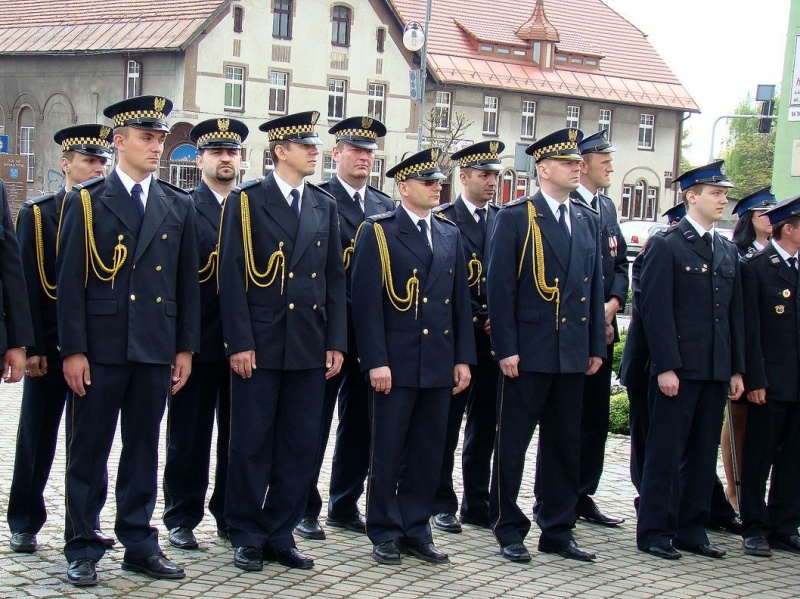 Zdjęcie w galerii na portalu naszwodzislaw.com: Flaga Polski i laska skautowska wiadomości z regionu