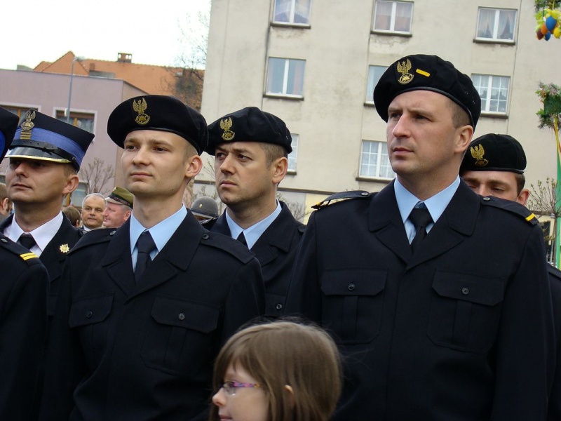 Zdjęcie w galerii na portalu naszwodzislaw.com: Flaga Polski i laska skautowska wiadomości z regionu