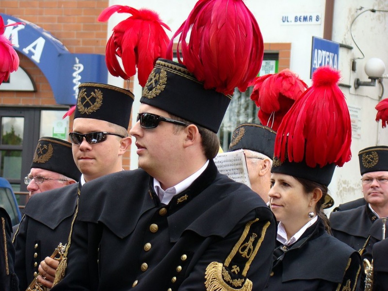 Zdjęcie w galerii na portalu naszwodzislaw.com: Flaga Polski i laska skautowska wiadomości z regionu