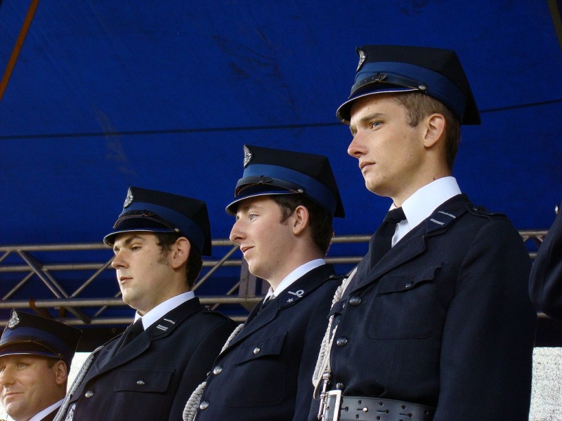 Zdjęcie w galerii na portalu naszwodzislaw.com: Flaga Polski i laska skautowska wiadomości z regionu