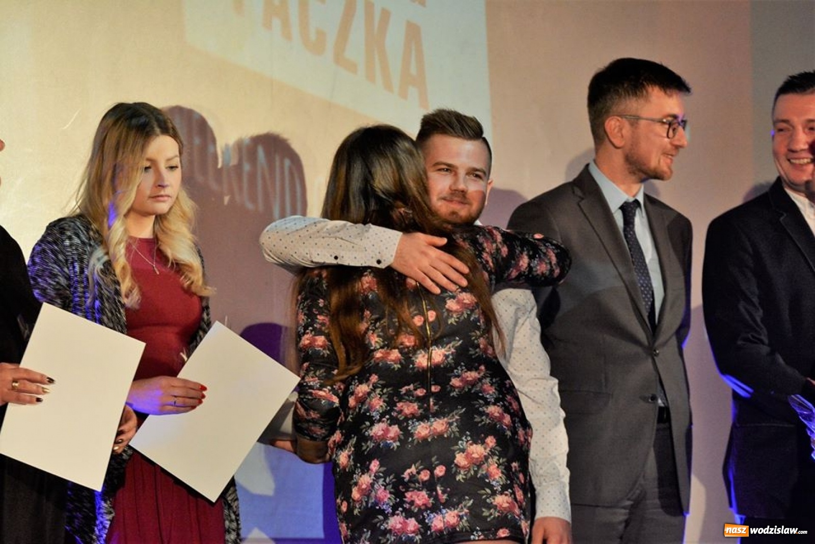 Zdjęcie w galerii na portalu naszwodzislaw.com: Zaangażowanie wolontariuszy Szlachetnej Paczki docenione wiadomości z regionu