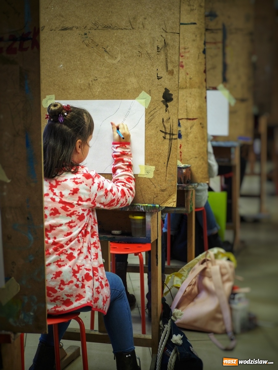 Zdjęcie w galerii na portalu naszwodzislaw.com: Ferie rozpoczęli spacerem po wyobraźni wiadomości z regionu