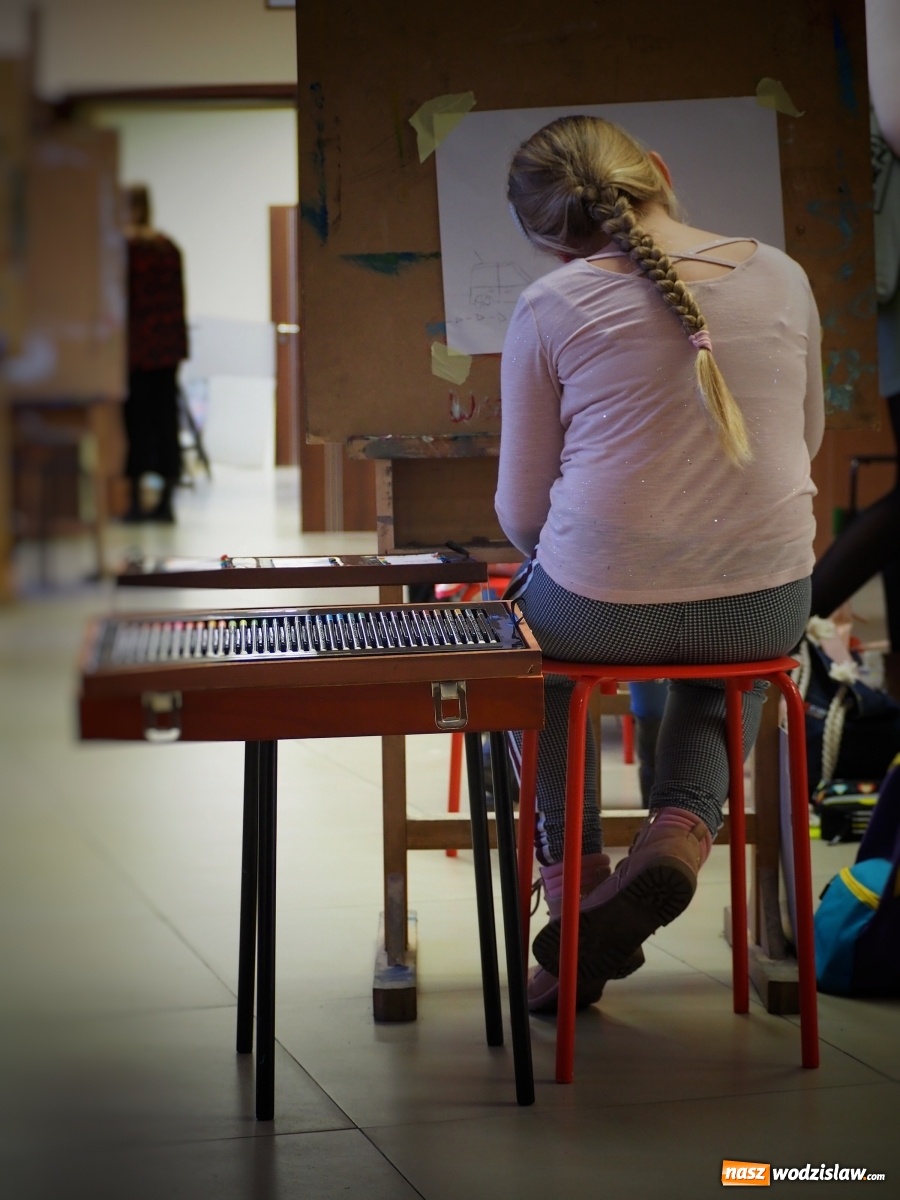 Zdjęcie w galerii na portalu naszwodzislaw.com: Ferie rozpoczęli spacerem po wyobraźni wiadomości z regionu