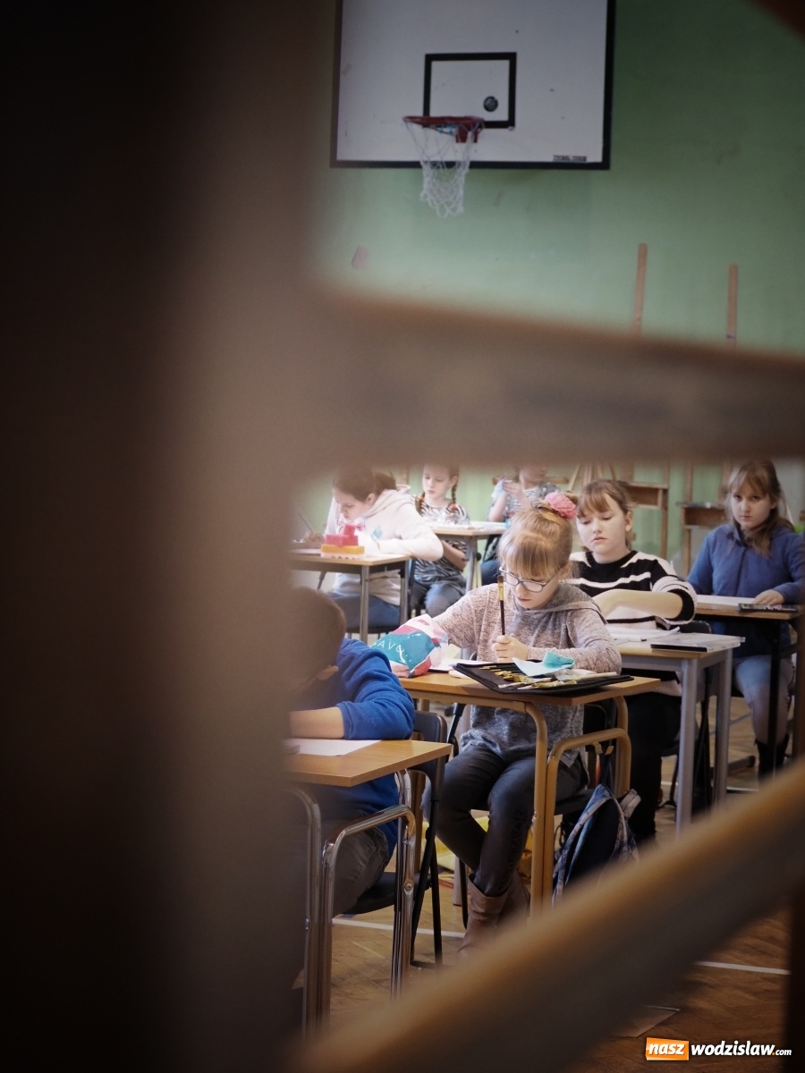 Zdjęcie w galerii na portalu naszwodzislaw.com: Ferie rozpoczęli spacerem po wyobraźni wiadomości z regionu