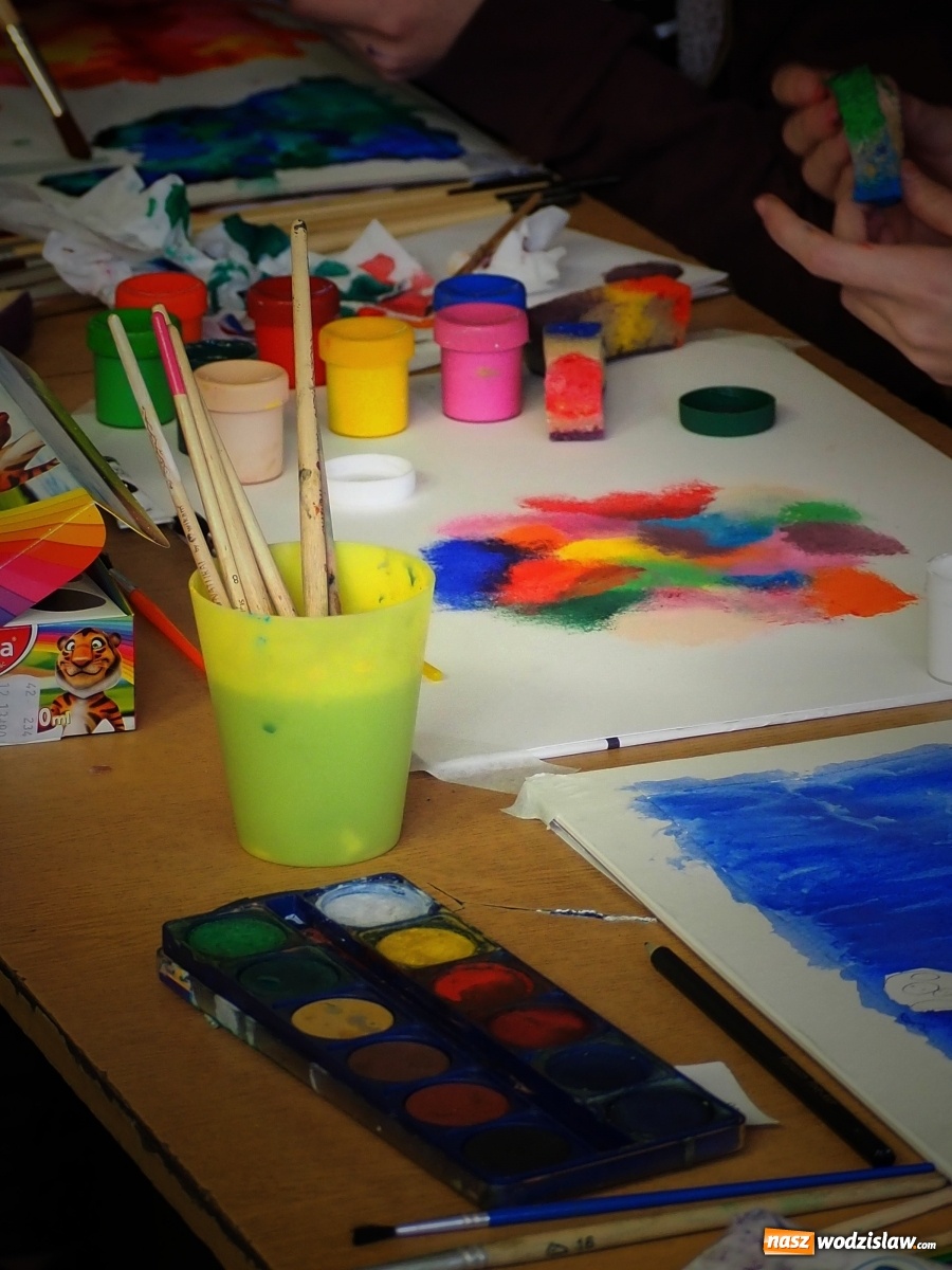 Zdjęcie w galerii na portalu naszwodzislaw.com: Ferie rozpoczęli spacerem po wyobraźni wiadomości z regionu