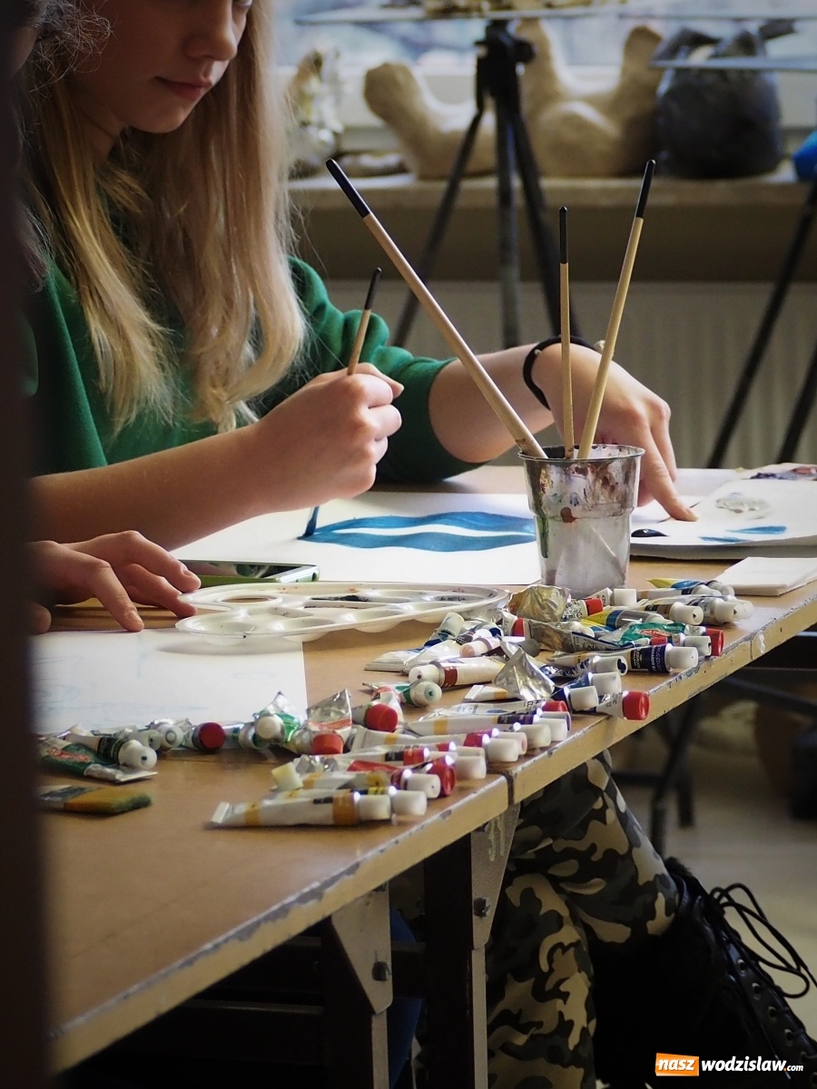 Zdjęcie w galerii na portalu naszwodzislaw.com: Ferie rozpoczęli spacerem po wyobraźni wiadomości z regionu